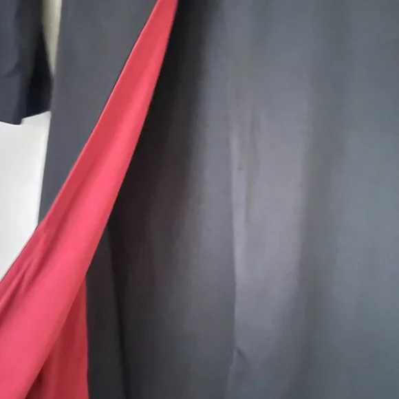 Harry Potter Gryffindor Robe - Picture 4 of 9